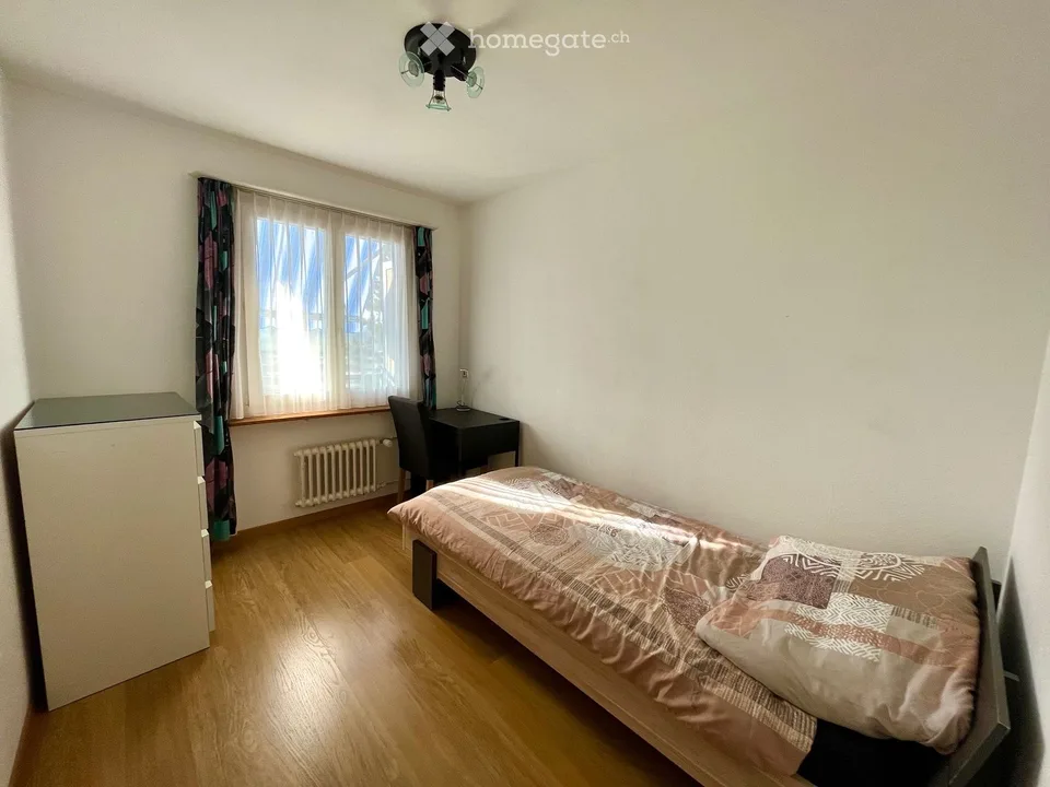 Sommerangebot  Möbliertes WG-Zimmer nur für Juli 2026