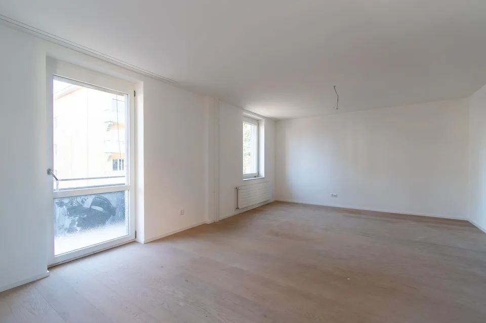 Ampio appartamento, rinnovato di recente, 2,5 locali con balcone