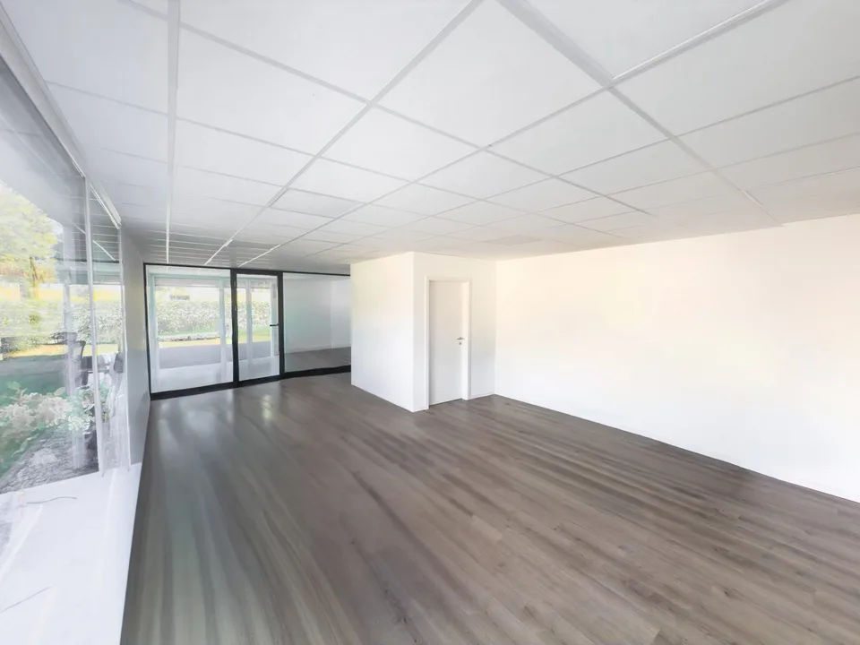 Spazio professionale luminoso e funzionale a Cossonay