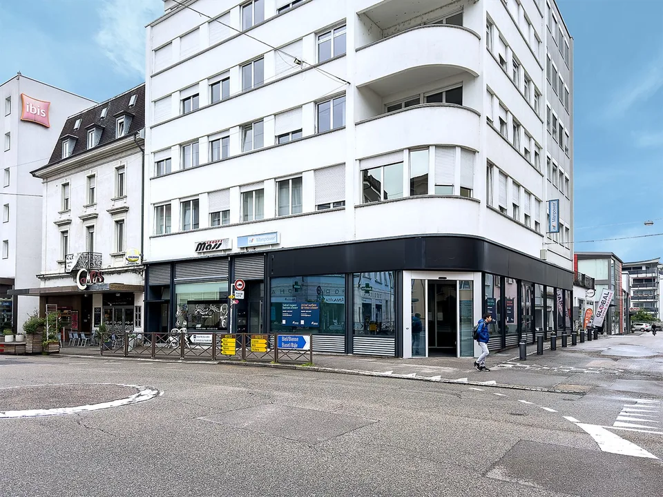 Surface commerciale et bureaux au centre ville