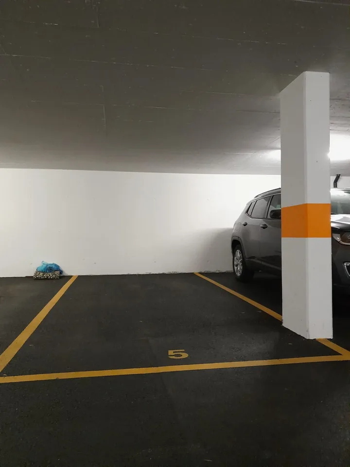 Tiefgaragenplätze im Dorfzentrum