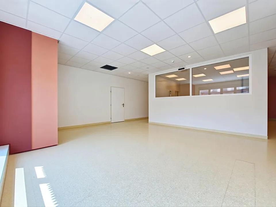 Sion – Ampio locale commerciale di 335 m² ideale per una clinica medica nel centro città – foto 9 di 16