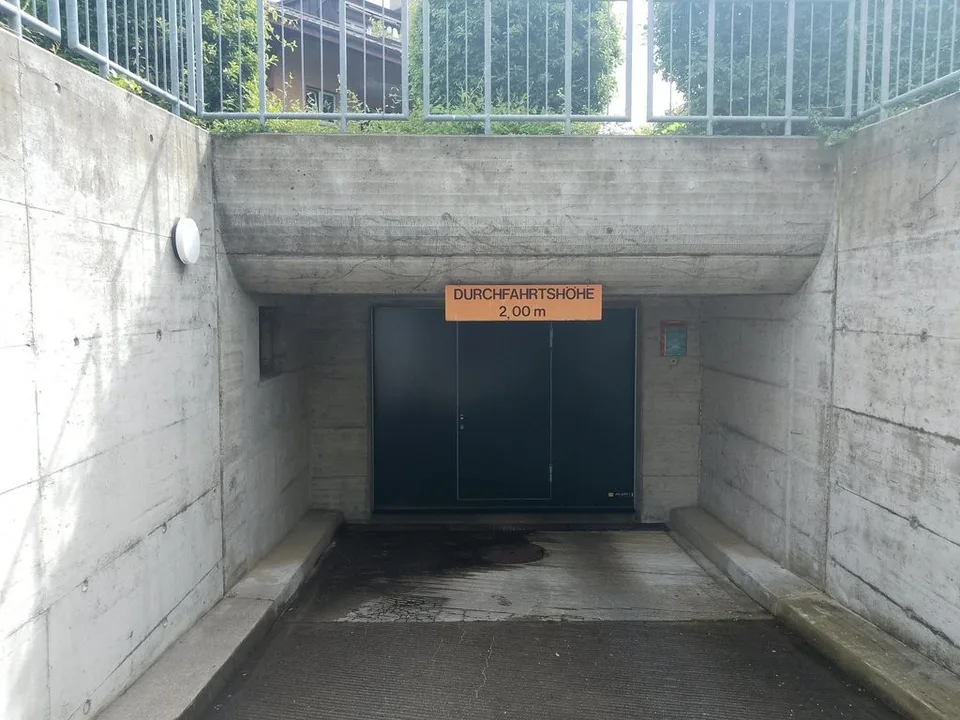 Einstellplatz in Männedorf zu vermieten!