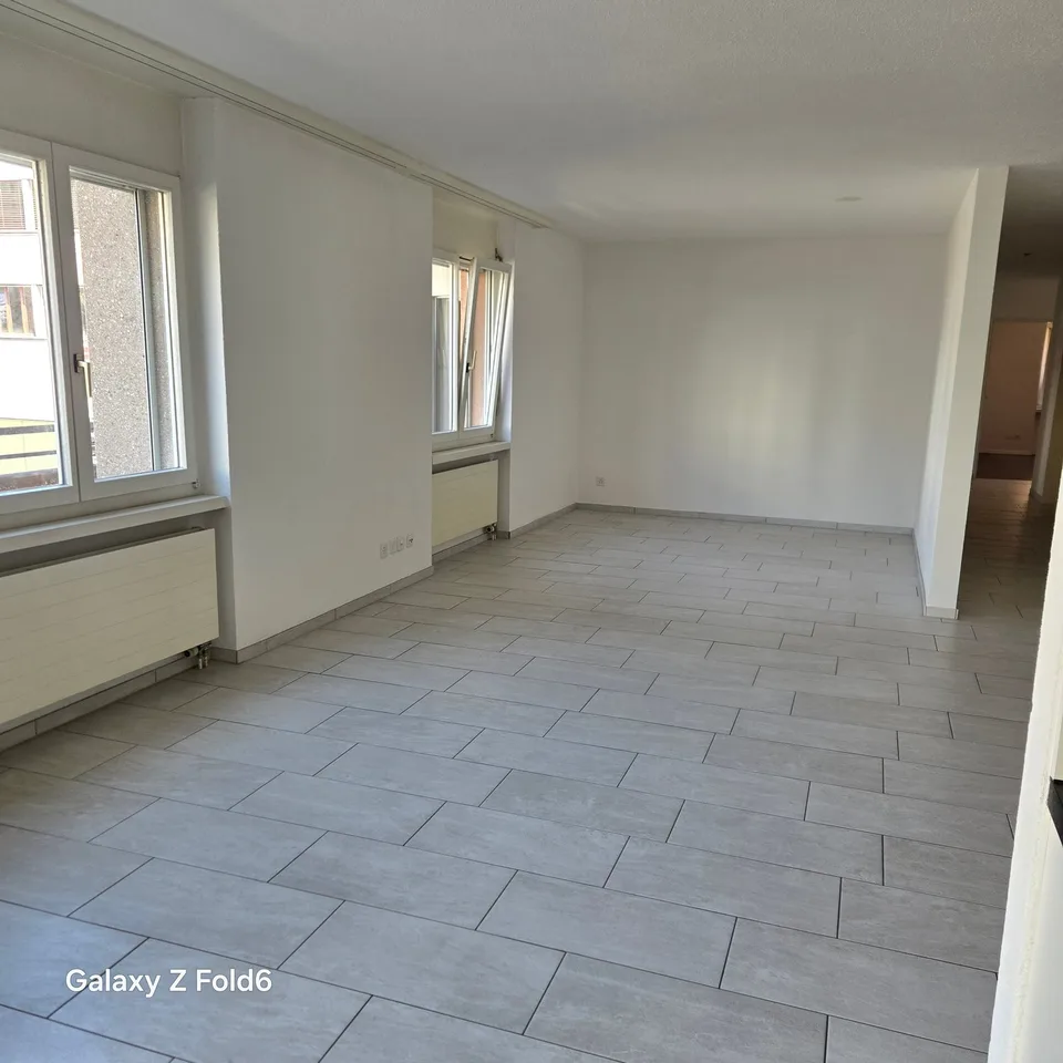 Appartement 6.5 pièces au centre d'Uzwil avec terrasse, ascenseur et 2 salles de bains