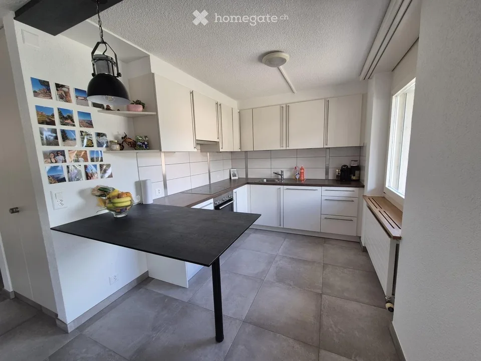 Schönes Appartement, 4,5 Zimmer + 2 Terrassen + Zugang zur Wiese