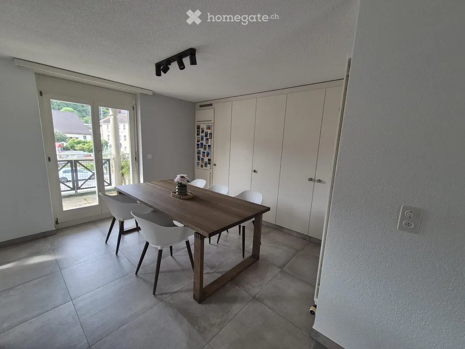 Schönes Appartement, 4,5 Zimmer + 2 Terrassen + Zugang zur Wiese