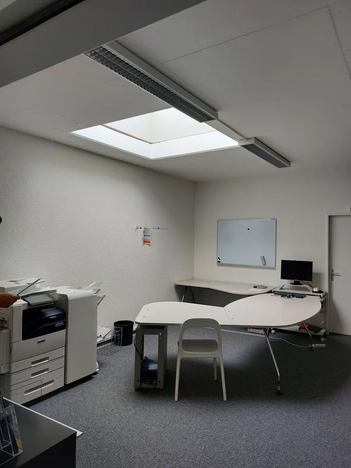 280 m2 di spazio per uffici e circa 120 m2 di laboratorio/magazzino