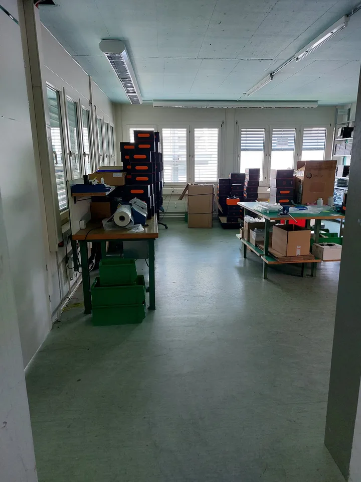 280 m2 di spazio per uffici e circa 120 m2 di laboratorio/magazzino