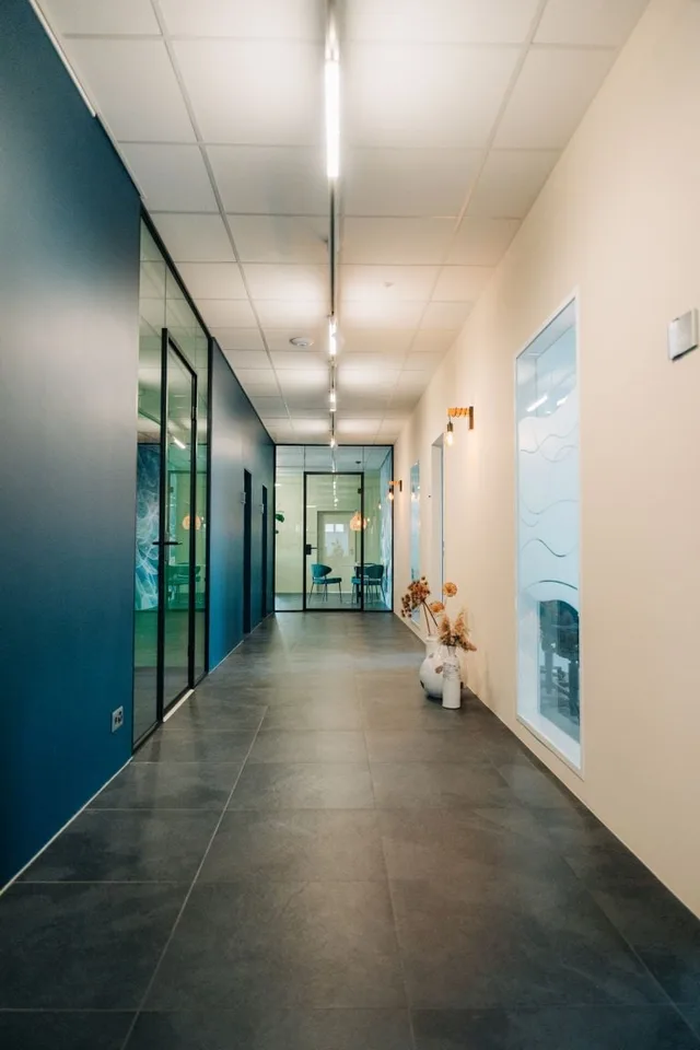 Modernes Büro mit Co-Working-Infrastruktur in Münsingen – sofort verfügbar