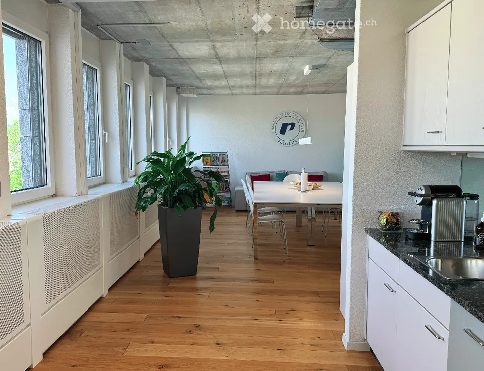 Bright office space (furnished) in central location