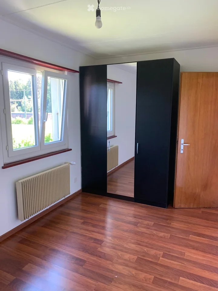Gepflegte 4-Zimmer-Wohnung mit Balkon und schöner Aussicht in Zuchwil