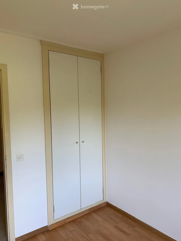 Gepflegte 4-Zimmer-Wohnung mit Balkon und schöner Aussicht in Zuchwil