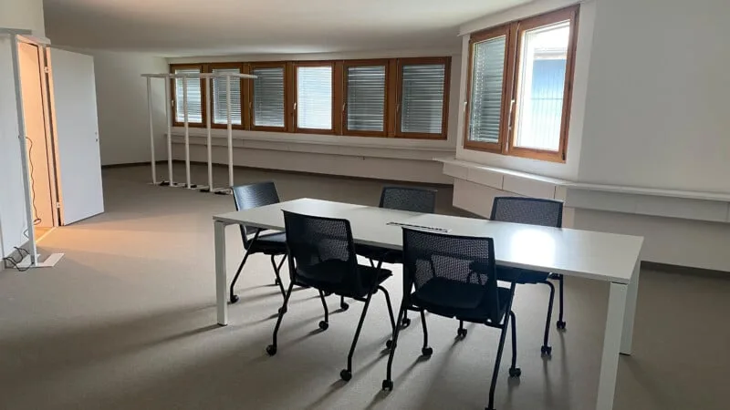 Bureaux meublés dans un centre d'affaires moderne à Obfelden