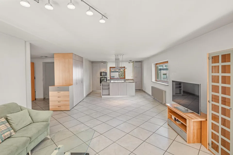 Sonnige Traumwohnung mit grosser Terrasse und viel Privatsphäre