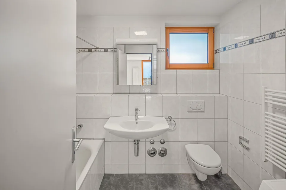 Sonnige Traumwohnung mit grosser Terrasse und viel Privatsphäre