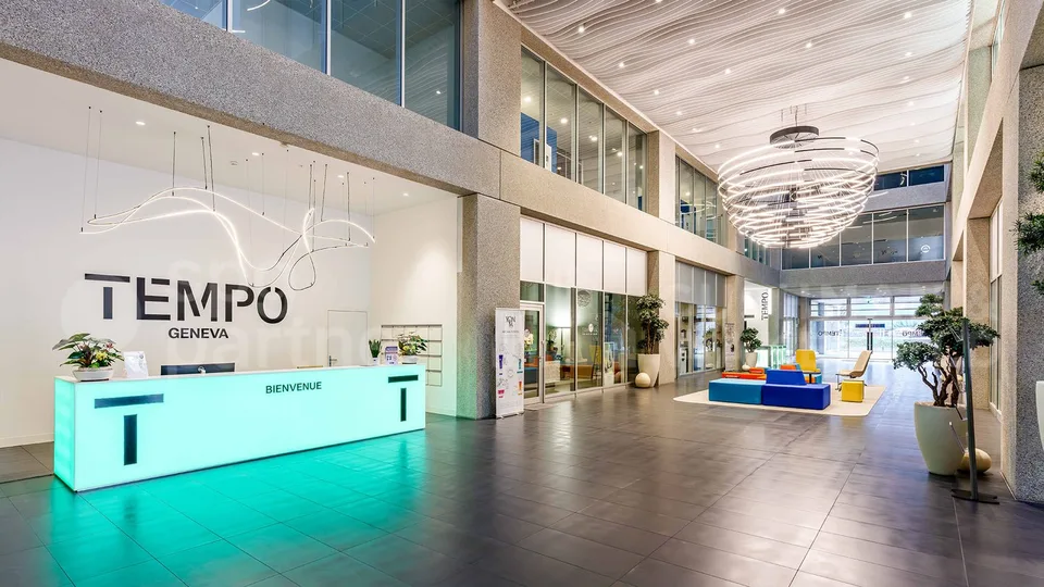 TEMPO - Surfaces high-tech dans bâtiment contemporain certifié BREEAM et MINERGIE