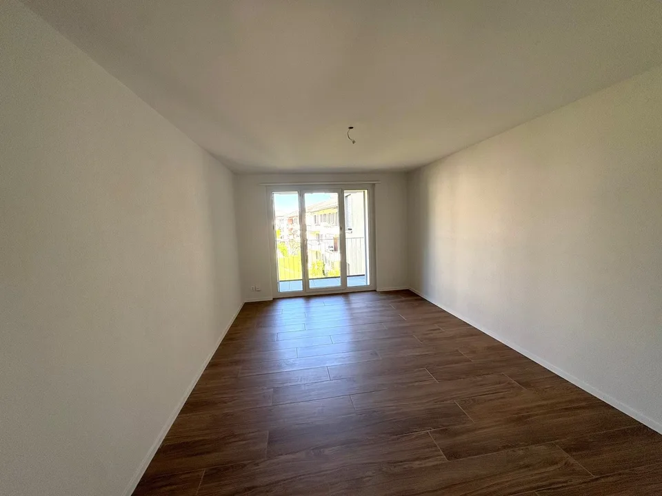 Erstvermietung moderne 2.5-Zimmer-Wohnung nach Totalsanierung - mit sehr grossem privaten Estrich