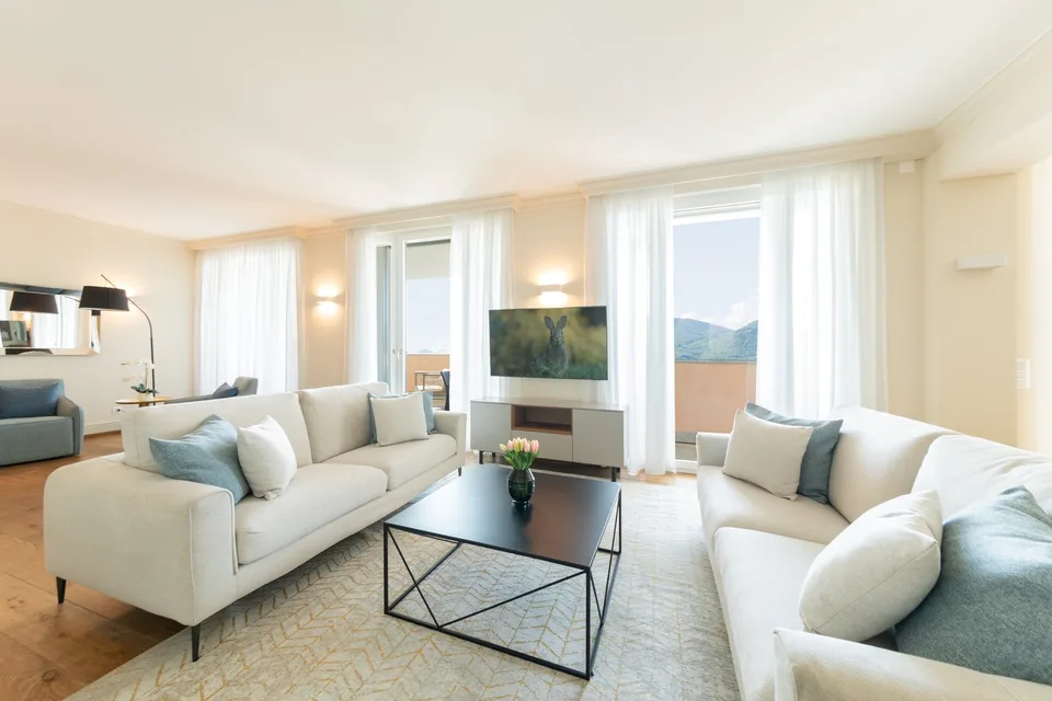 LUGANO-COLLINA D'ORO-LUSSUOSO ATTICO ARREDATO CON SERVIZIO ALBERGHIERO,SPLENDIDA VISTA LAGO(rif.602)