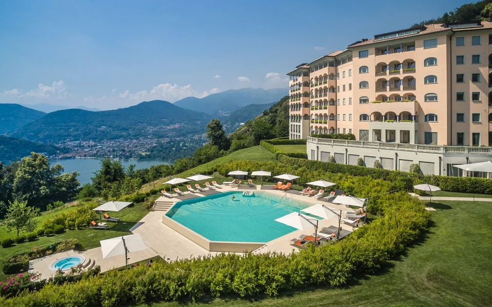 LUGANO-COLLINA D'ORO-LUSSUOSO ATTICO ARREDATO CON SERVIZIO ALBERGHIERO,SPLENDIDA VISTA LAGO(rif.602) – foto 18 di 30
