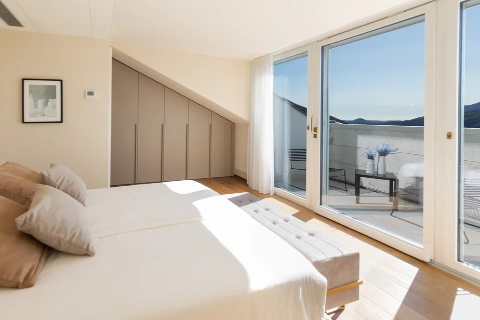 LUGANO-COLLINA D'ORO-LUSSUOSO ATTICO ARREDATO CON SERVIZIO ALBERGHIERO,SPLENDIDA VISTA LAGO(rif.602) – foto 8 di 30