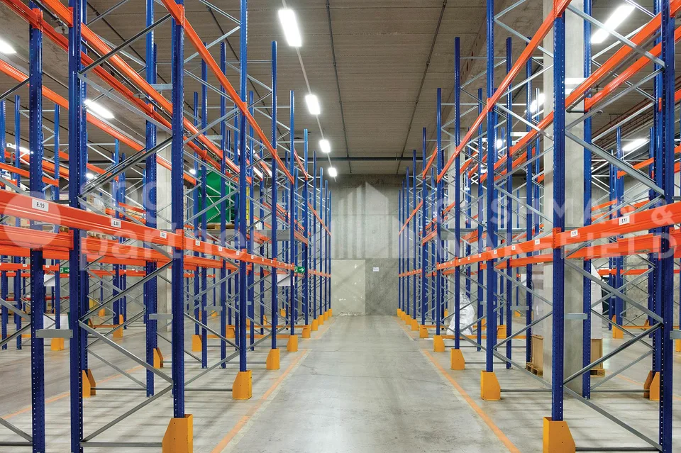 Logistikfläche von 1600 m² Meyrin (ZIMEYSA) - EK9