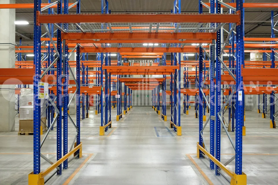 Surface logistique de 1600 m² Meyrin (ZIMEYSA) - EK9
