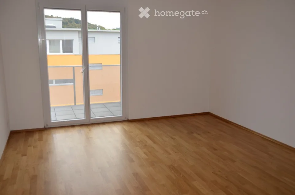 Appartamento attico luminoso e spazioso di 2,5 locali in norma di proprietario occupante