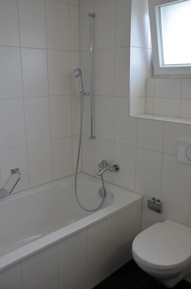 Appartamento attico luminoso e spazioso di 2,5 locali in norma di proprietario occupante