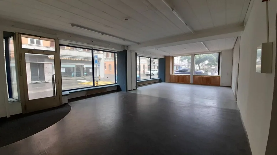 St-Imier, Gewerbearcade zur Miete (~125m2)