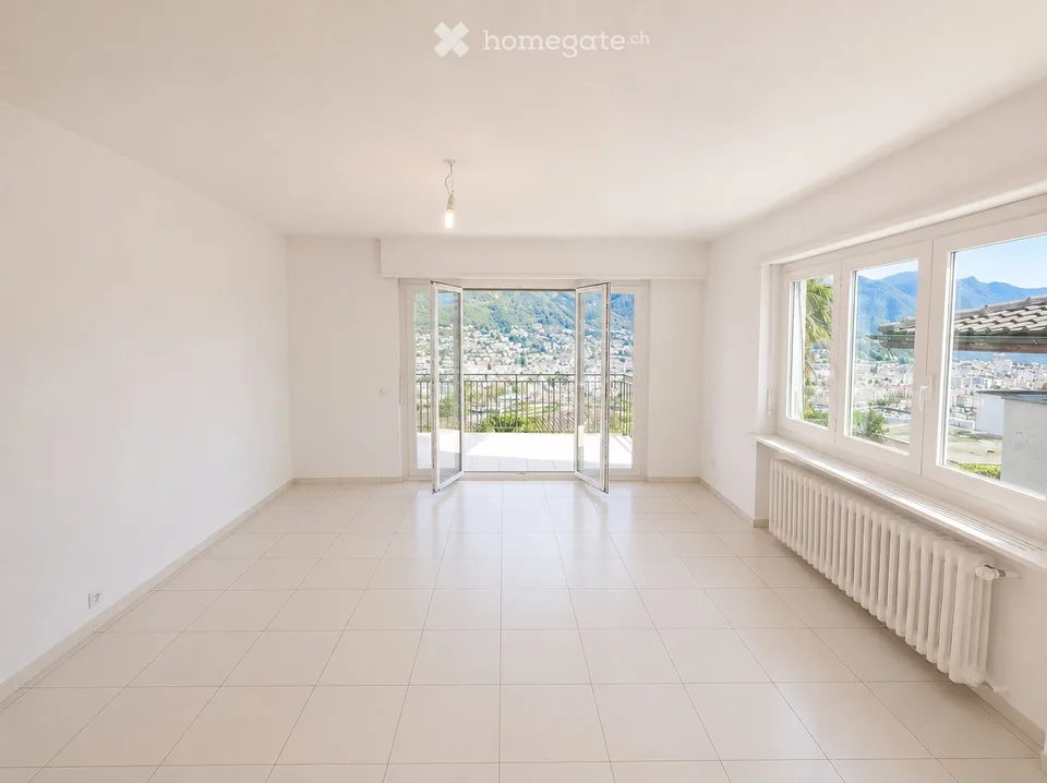 Helles Apartment mit Blick auf Porza