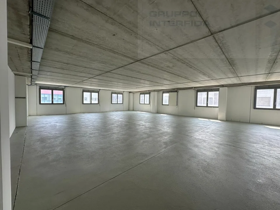 Renovated office/warehouse portion in Foxtown area