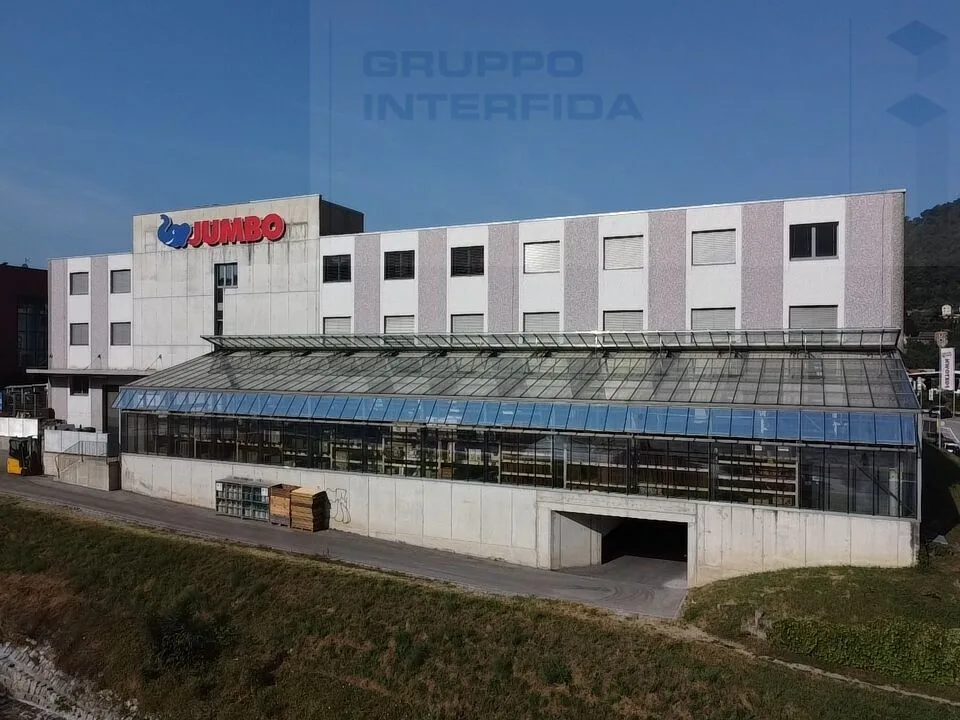 PORZIONE DI UFFICIO/MAGAZZINO RISTRUTTURATO ZONA FOXTOWN