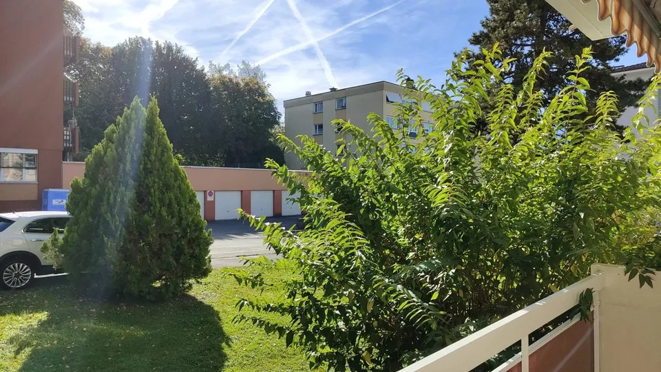 Appartement lumineux de 3 pièces au rez-de-chaussée