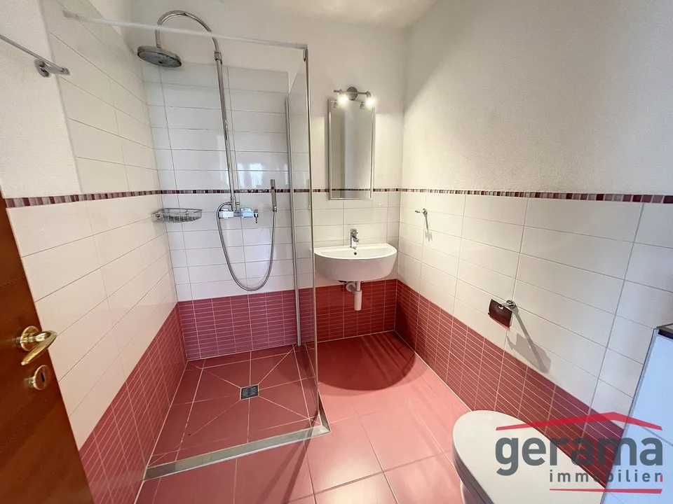 Wohnung 4.5 Zimmer im 1. Stock