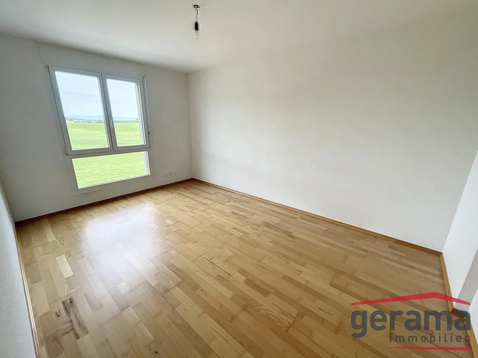 Wohnung 4.5 Zimmer im 1. Stock