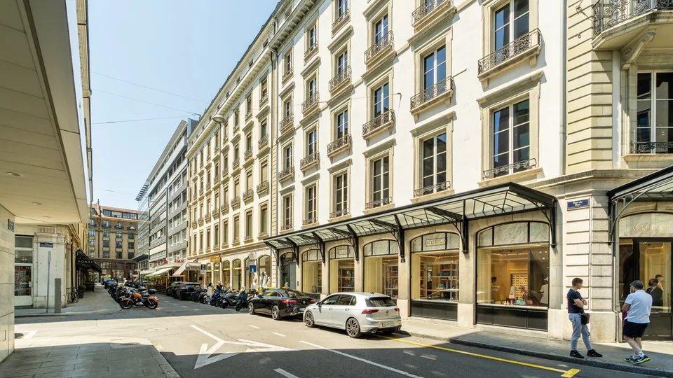 Magnifiques bureaux de 250 m2 à la Rue du Port 4
