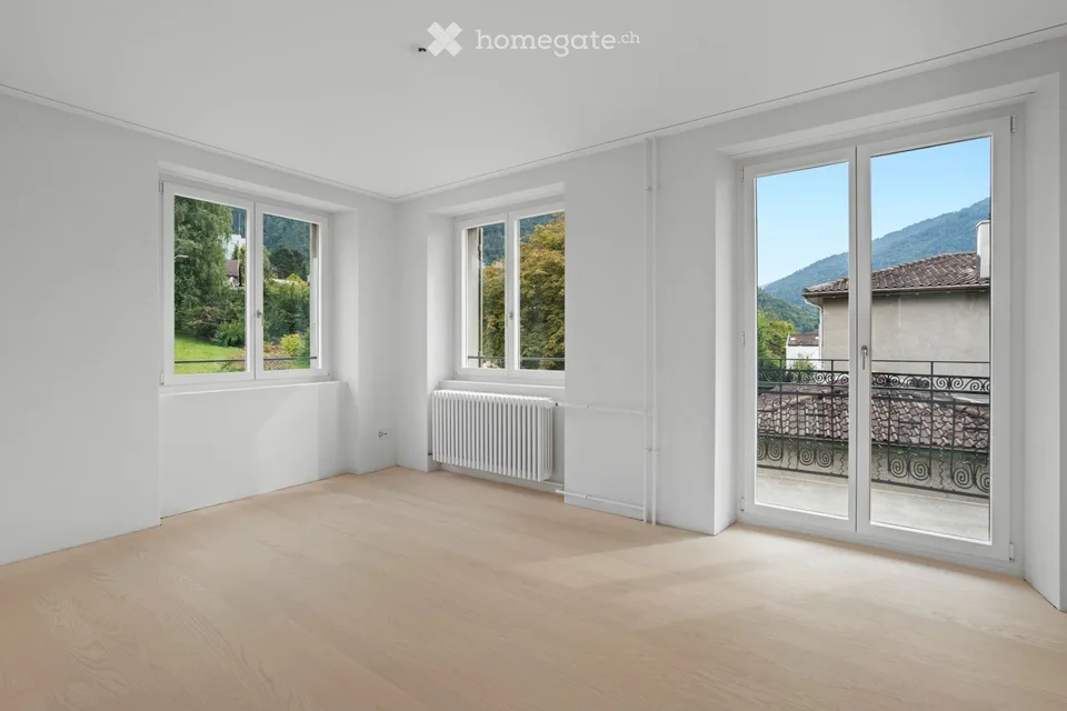 Exklusive 4- Zimmer-Wohnung im traditionsreichen Haus