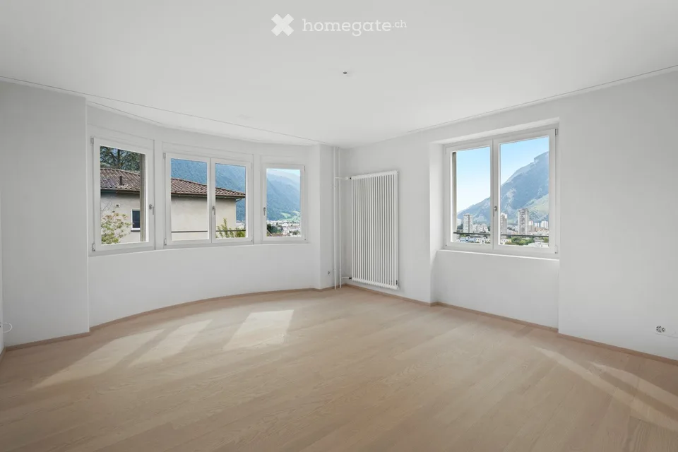 Exklusive 4- Zimmer-Wohnung im traditionsreichen Haus