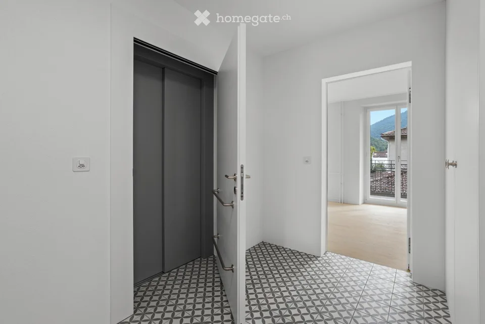 Exklusive 4- Zimmer-Wohnung im traditionsreichen Haus