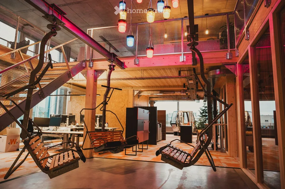 Location exclusive : bureau en open-space moderne (760 m²) – Albisriederstrasse 253, 8047 Zürich