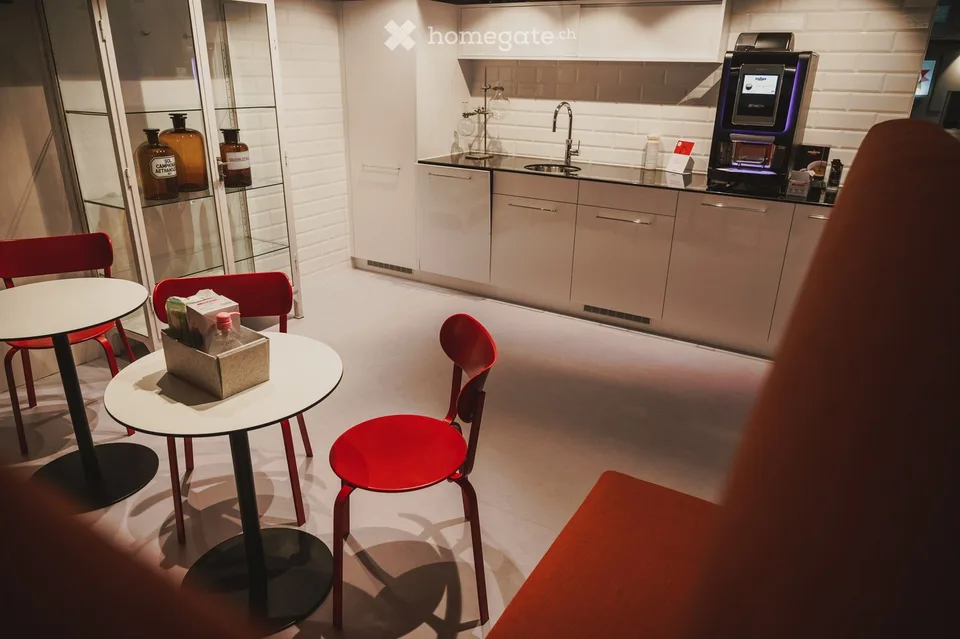 Location exclusive : bureau en open-space moderne (760 m²) – Albisriederstrasse 253, 8047 Zürich