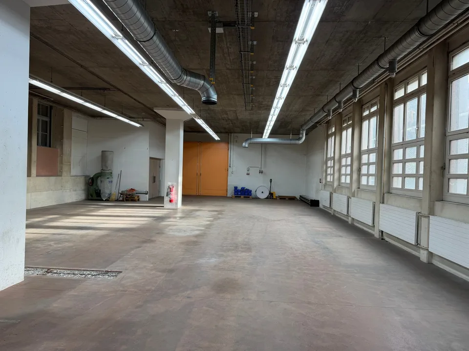 1800m2 Commercial Space in Central Worb – photo 11 of 11