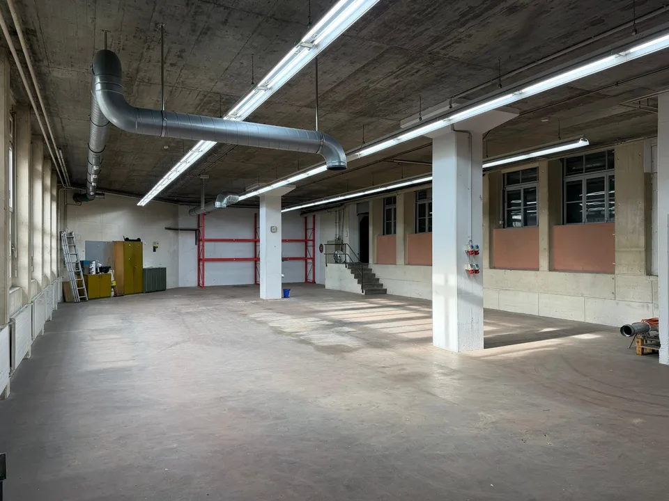 1800m2 Commercial Space in Central Worb – photo 10 of 11