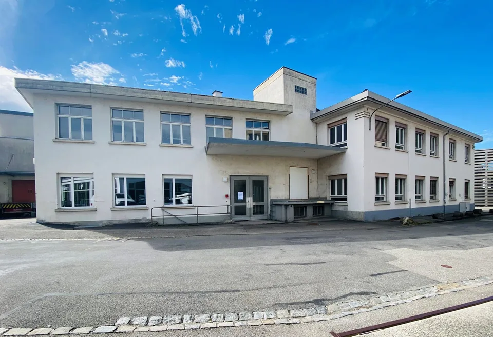 1800m2 Gewerberäumlichkeiten in zentraler Lage von Worb