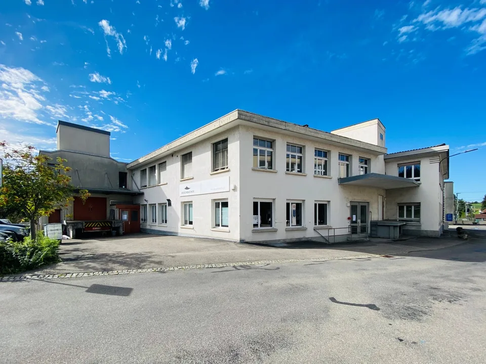 1800m2 Commercial Space in Central Worb – photo 6 of 11