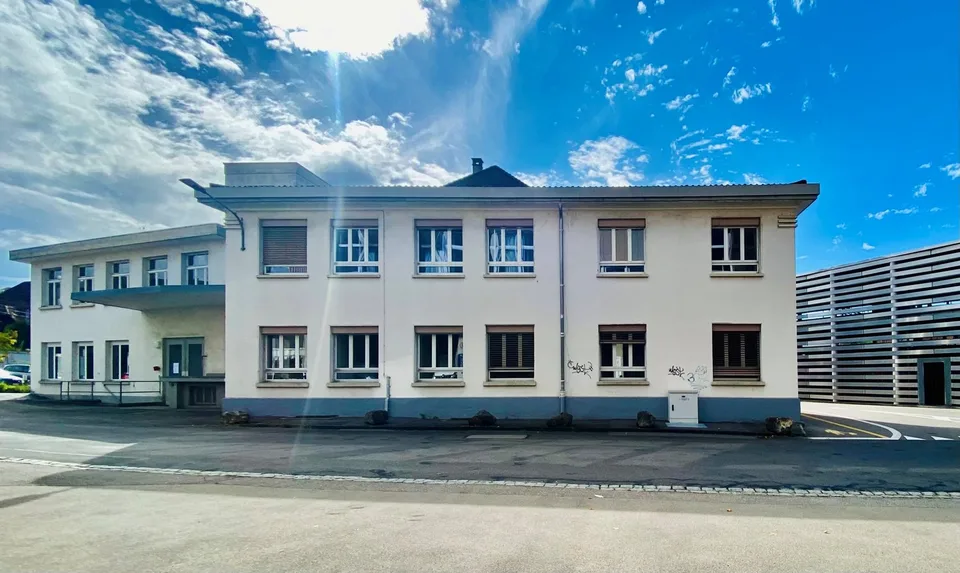 1800m2 Gewerberäumlichkeiten in zentraler Lage von Worb