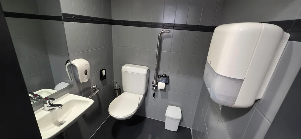 Moderner und heller Raum im Herzen von Biel