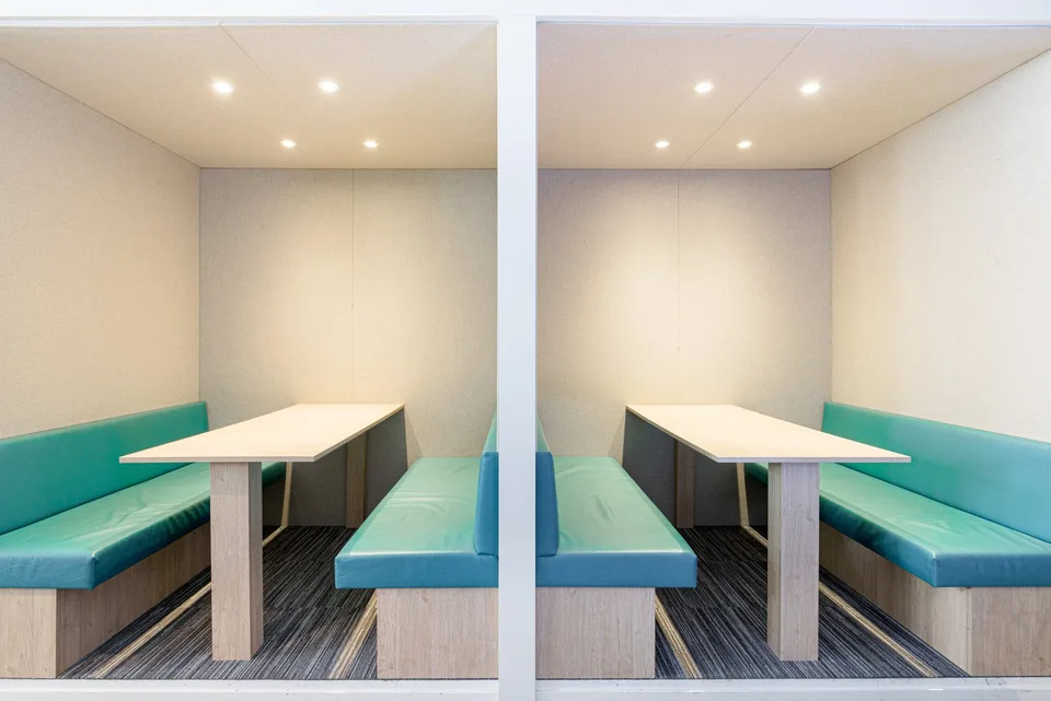 Coworking at Regus Rhone 8