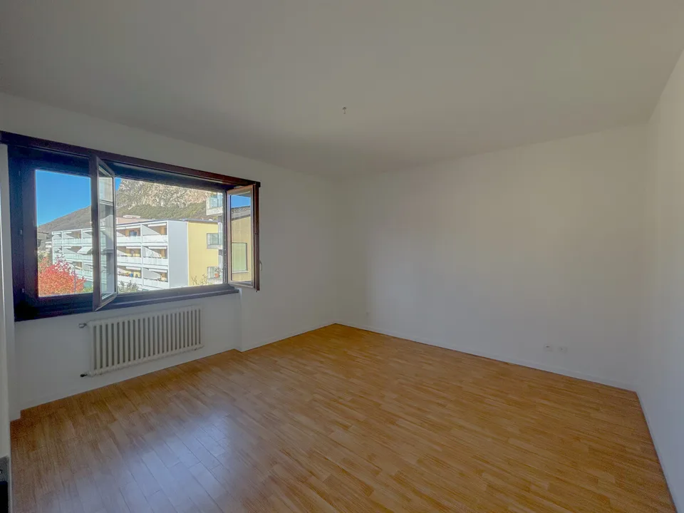 MENDRISIO 3.5 MOBILIERT, NEU RENOVIERTE MIT PRIVATER WASCHMASCHINE – Foto 9 von 13