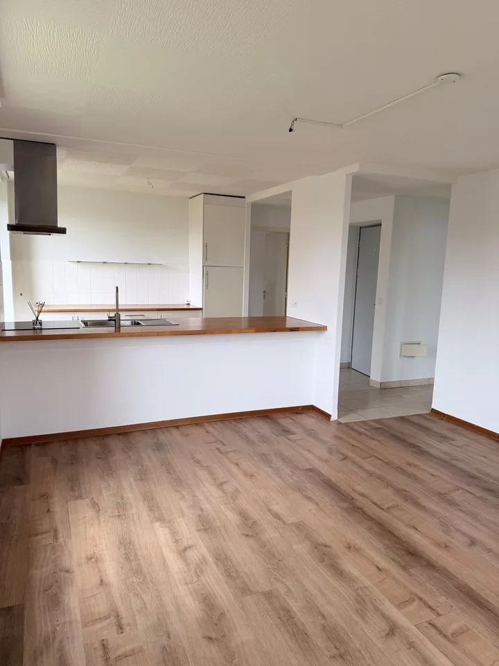 Appartamento di 2,5 locali in affitto a Chézard-St-Martin